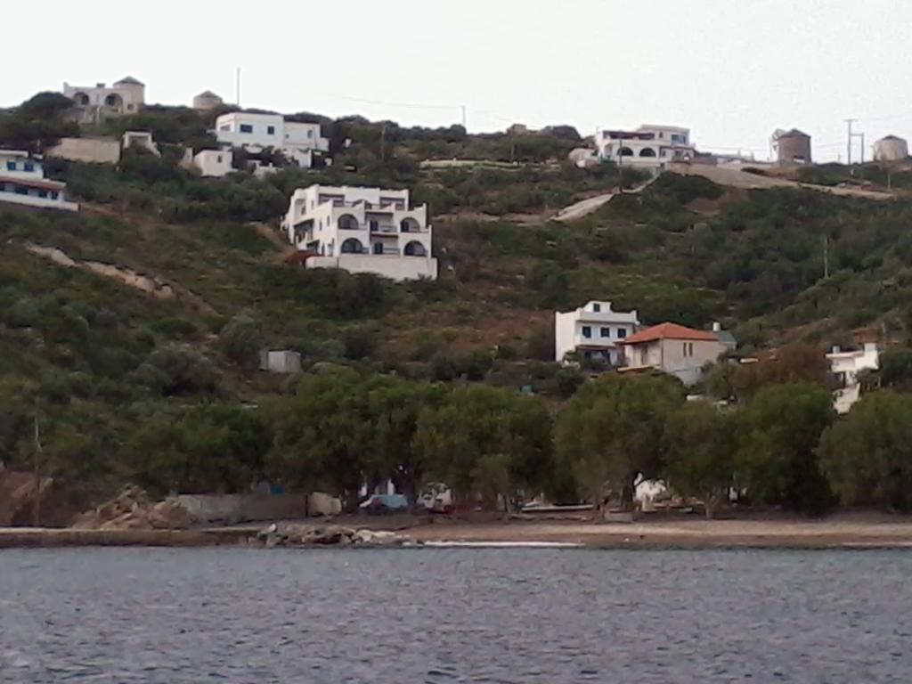 פורני איקריאס Studios Rena מראה חיצוני תמונה